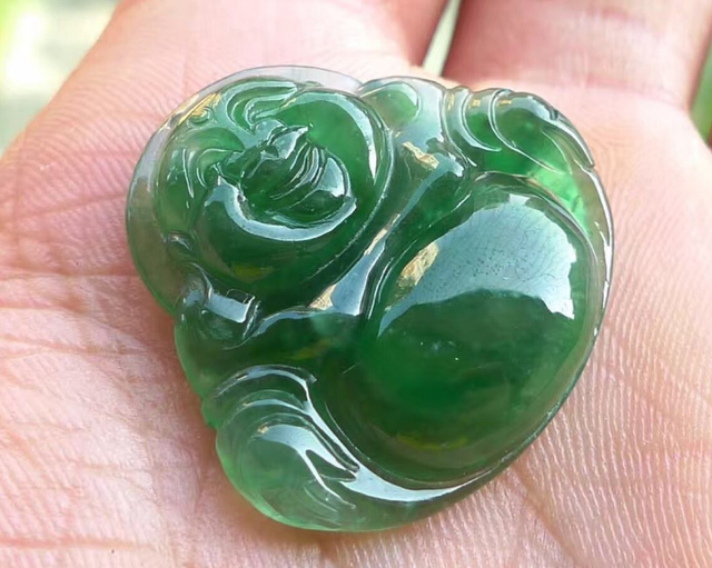 记住几点，就能买到好品质翡翠佛公