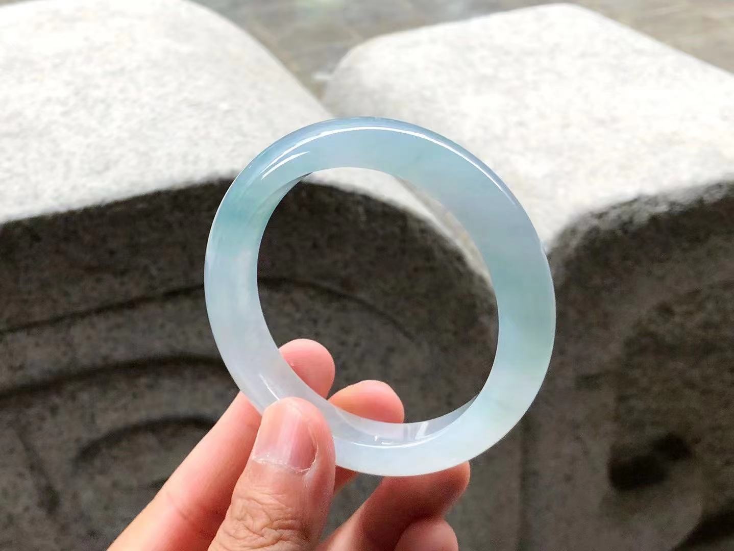 该送什么翡翠给女友？？？快来看看这几款。