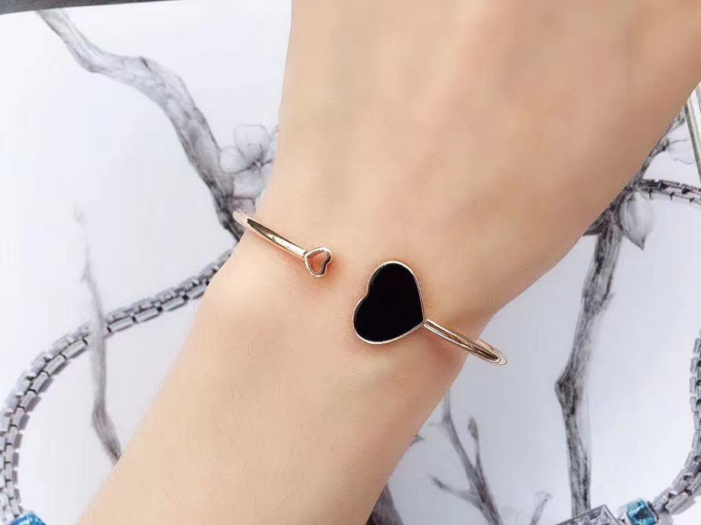 什么是“无性别”首饰