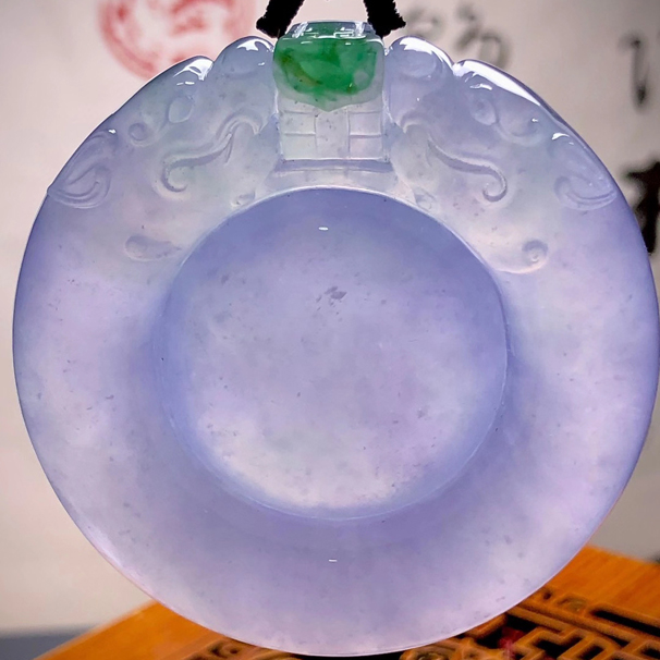 紫罗兰翡翠挂件，厚庄双龙护主， 尺寸：52-52.5-13.5mm，70.72g， 小六价