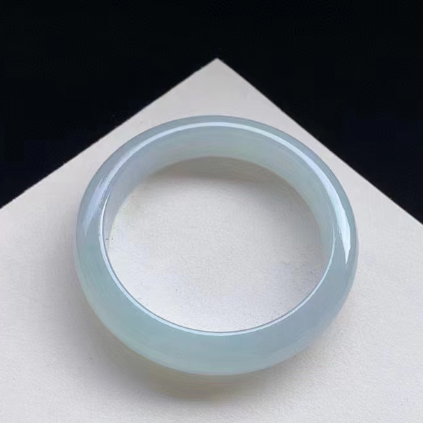 冰晴正圈翡翠手镯 大圈口：60.5-14-9 特价：4.68万