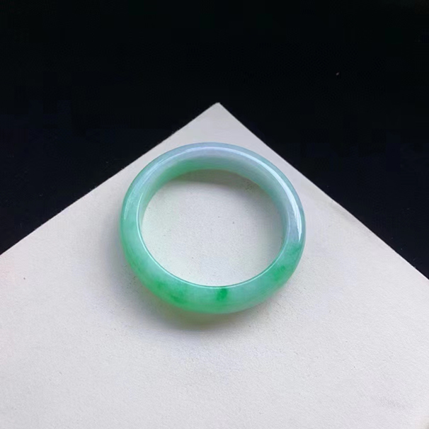 【阳绿翡翠正圈手镯】2.98万 圈口 56.3-12.2-8.3