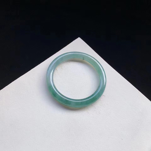 冰种翡翠芙蓉种圆条手镯 小圈口54-7.6-8.4mm  批发价：6.58万