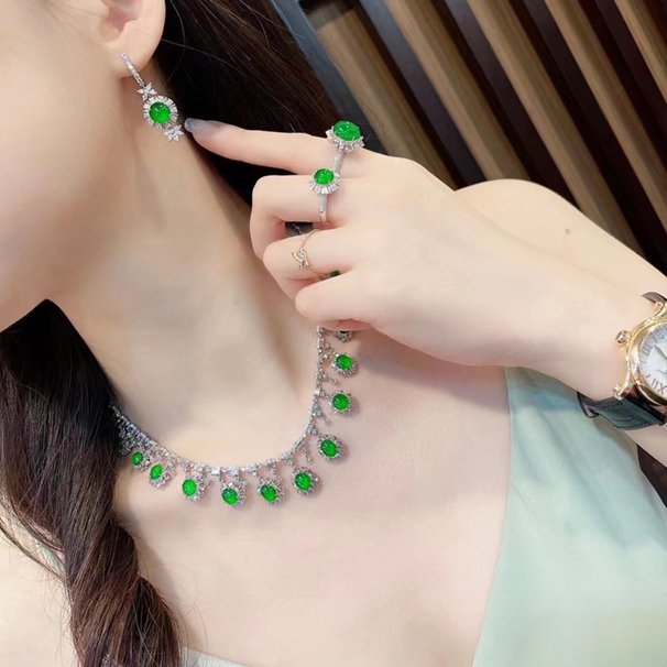 拍卖级别的翡翠项链  婚嫁，送礼，传承……