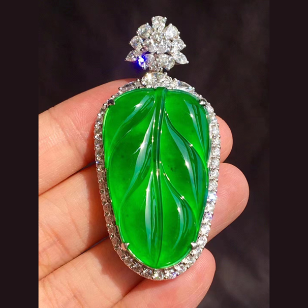 高品质满绿翡翠叶子 种水色形状规整饱满 裸石厚度过五，追求厚度的这个必入！ 裸石：37*23*5mm