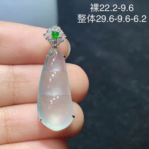 高冰翡翠豆子 18k金镶嵌 结缘价：8800   超值不议 先款先得
