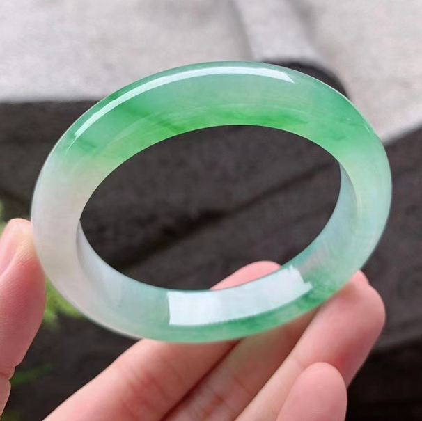 【翡翠手镯】冰飘绿花正圈翡翠手镯 【圈口】53.8/11/8.3mm