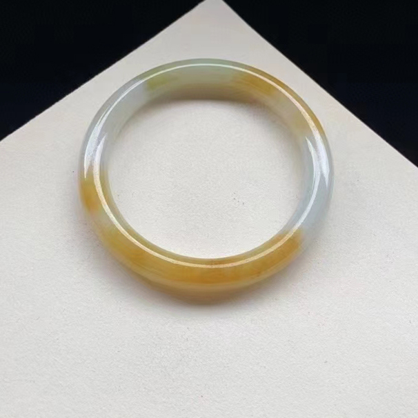 【黄翡圆条手镯】 价格：18800 圈口 54.8-8.4