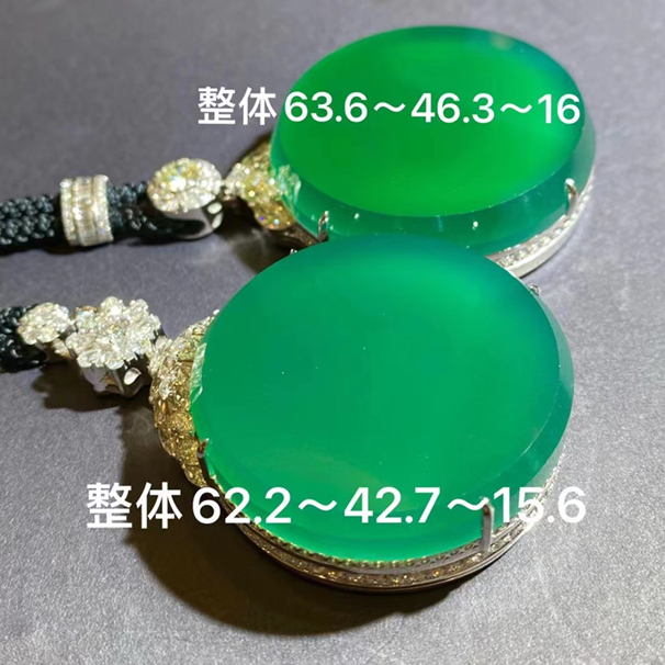 翡翠圆牌素面一对 都是收藏级别，很难遇 且买且珍惜，推荐[玫瑰][玫瑰][玫瑰]