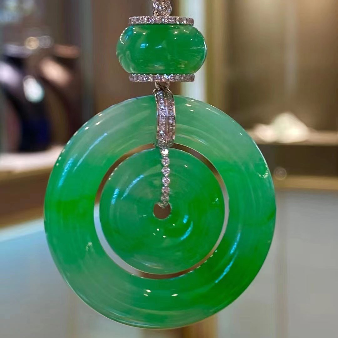 翡翠子母扣 这么好成色的真的不太好遇  小六价