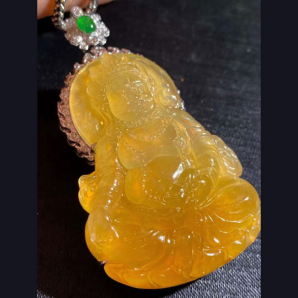 翡翠黄翡黄财神 价格不贵，喜询