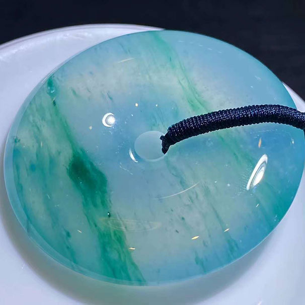 翡翠平安扣，高冰飘花，高品质 后面三张自然光 小六价