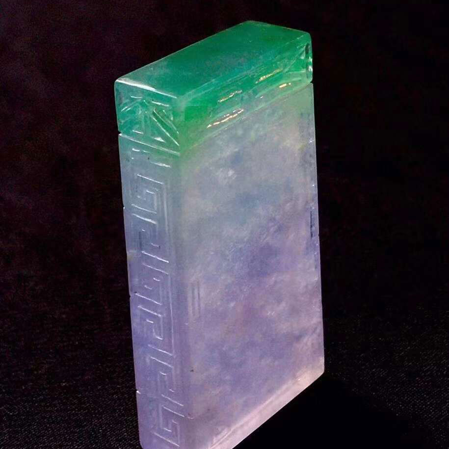 翡翠 三彩牌子，完美 尺寸42/22.5/8.5 喜询