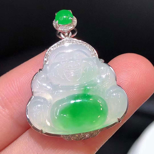 翡翠笑脸大肚佛吊坠 飘冰种阳绿色，肚里有财，寓意好，开脸慈祥~ 尺寸：27.5-21.8-6.2//18.7-20.7-3 9280