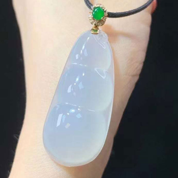 翡翠冰种福豆 尺寸够大气，种水也 7980  性价比推荐！