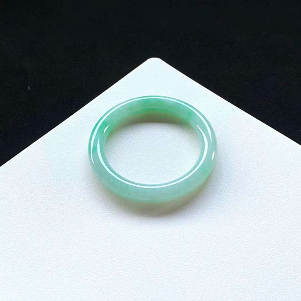 小圈口52-9.6阳绿圆条翡翠手镯  圆条52-53  小手福利  超值价：2.48万