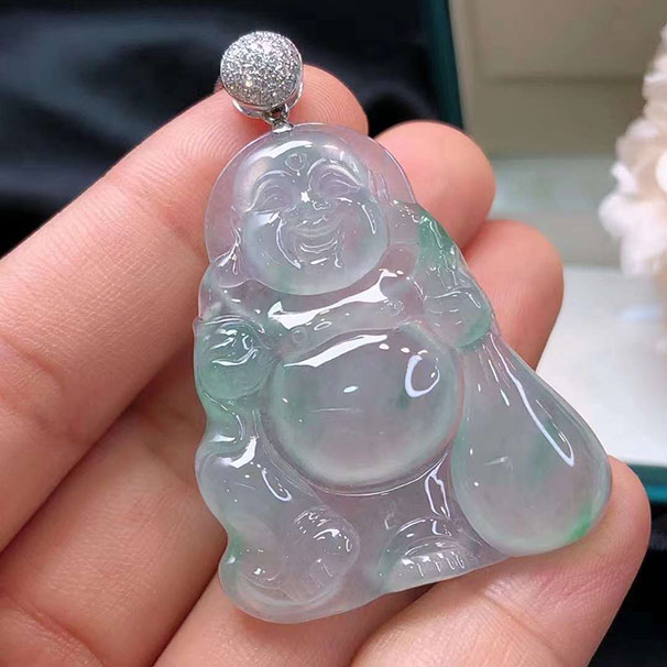 笑脸大肚佛吊坠 很大庄的一款佛公，种水很好，开脸一级棒，实物更好看！ 尺寸：46.5//40.1-33.3-5.3 12000