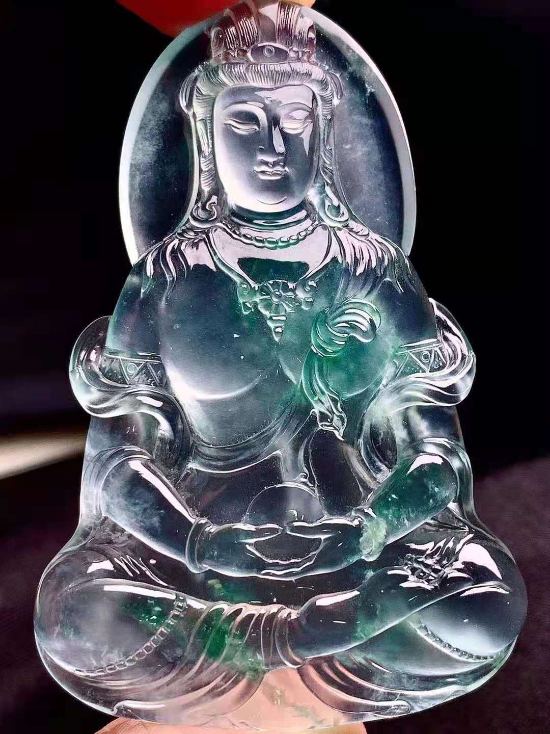 玻璃种飘绿花翡翠观音大挂件，实力询， 厚装通透，刚性起荧光！观音尺寸62-42-6