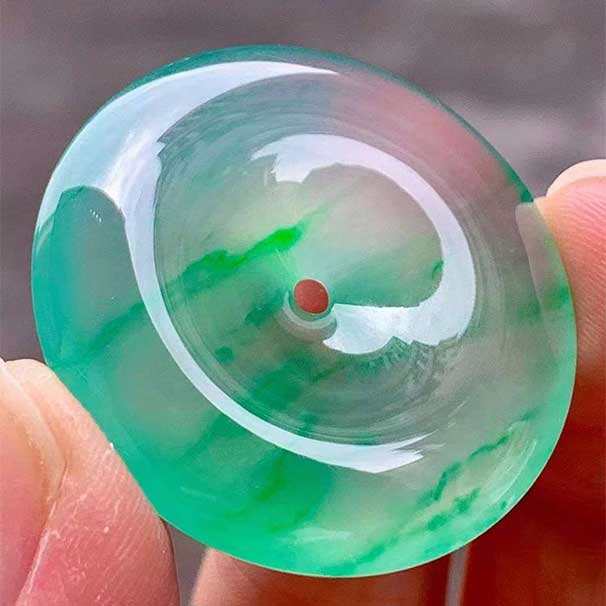 翡翠 高冰阳绿平安扣 厚装起胶，起荧光！ 高质量推荐！！喜询~