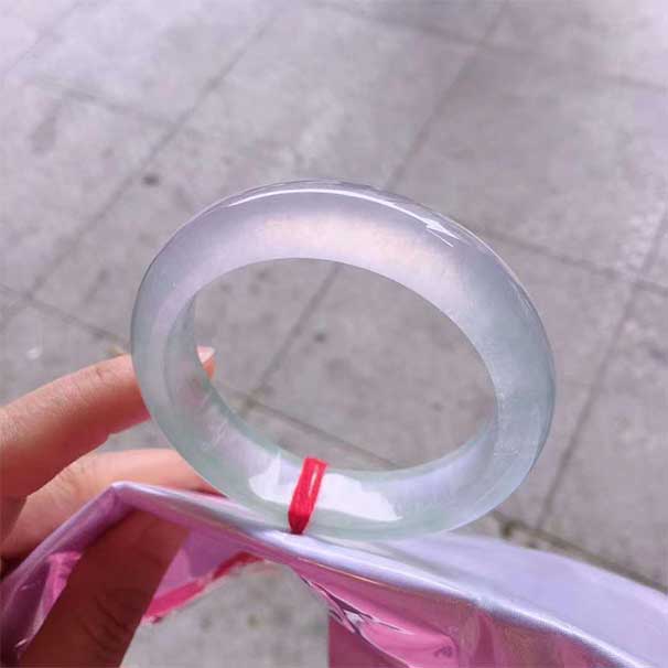 正圈高冰翡翠手镯 种水一流，完美 尺寸：56-14.5-8.6 喜询~