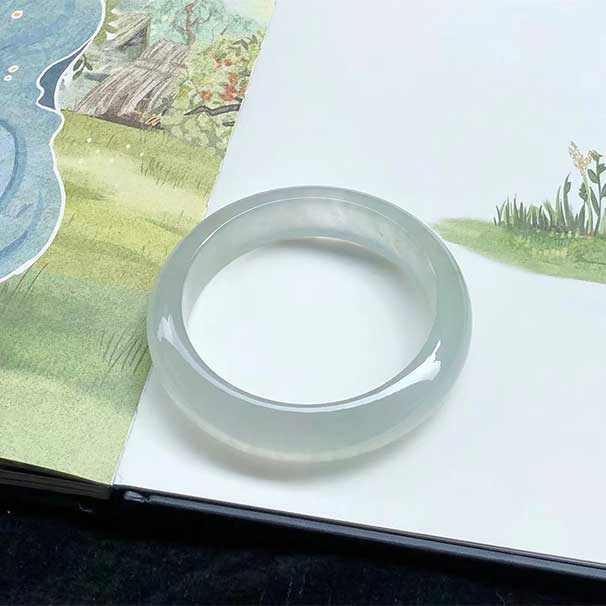 极品99800，52圈口， 高冰种白冰正圈翡翠手镯，光感极强，种老起光，纯净百搭，尺寸：52×13.1×8mm