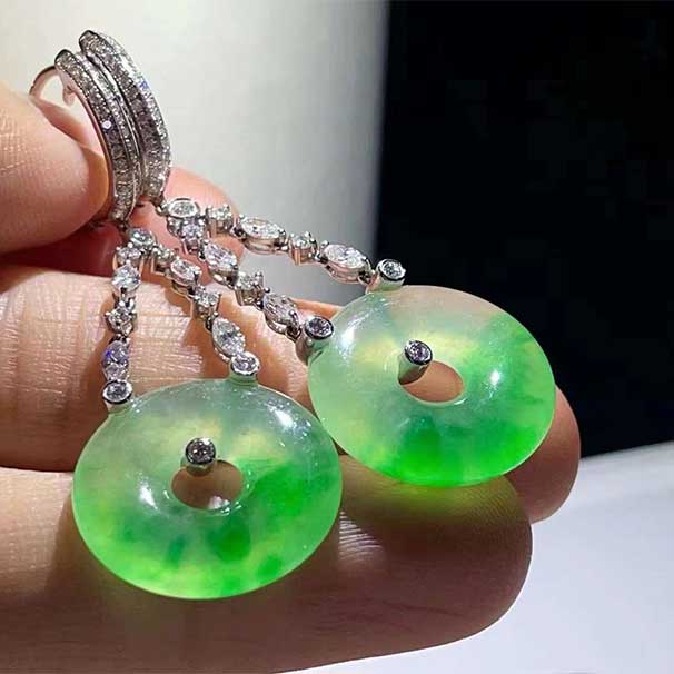 清爽圈圈翡翠耳坠 这个阳绿➕这个种水真的太撩人心了