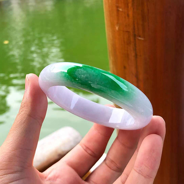 糯种辣绿正圈翡翠手镯