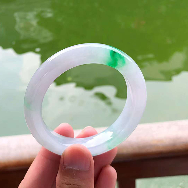 冰糯阳绿正圈翡翠手镯
