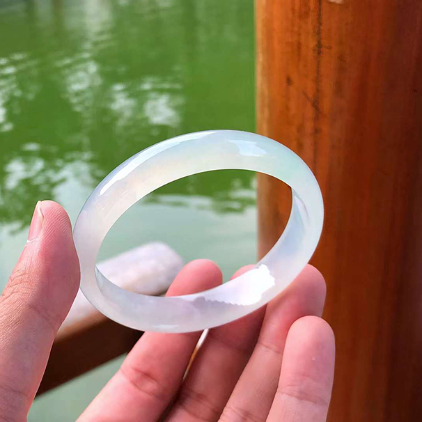 起光高冰种晴底正圈翡翠手镯