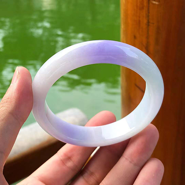 糯化种浓紫正圈翡翠手镯
