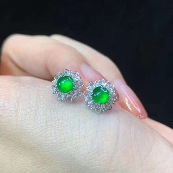 冰阳绿翡翠耳钉