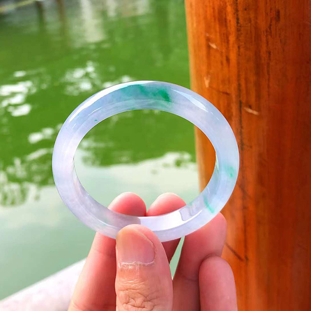 冰种春彩正圈翡翠手镯