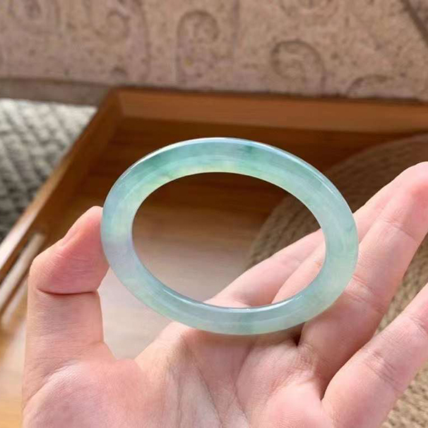 高冰飘花圆条翡翠手镯