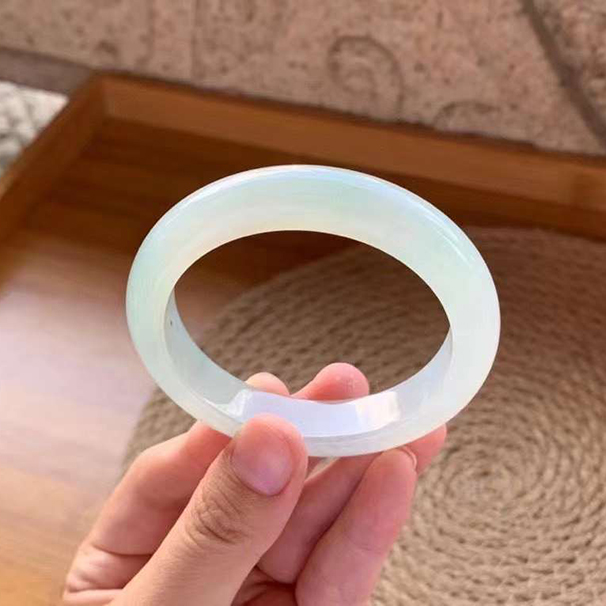 冰种晴绿正圈翡翠手镯
