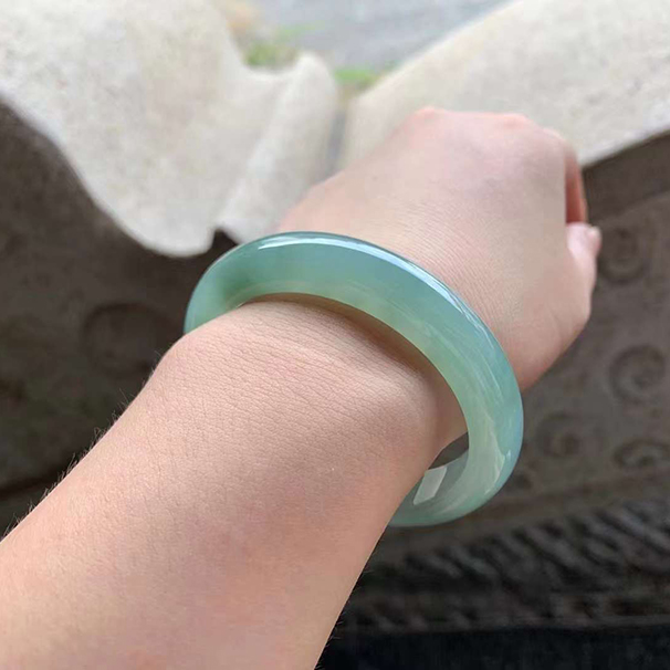 正圈芙蓉绿色翡翠手镯