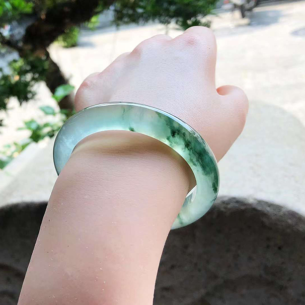 起光高冰种飘花正圈翡翠手镯