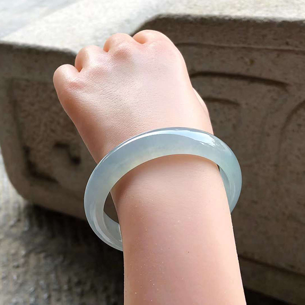 冰种晴底正圈翡翠手镯