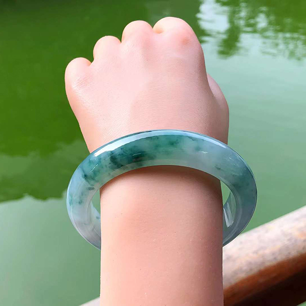 正装冰种飘花正圈翡翠手镯