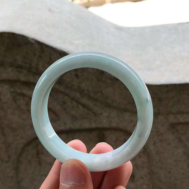 糯种飘色正圈翡翠手镯