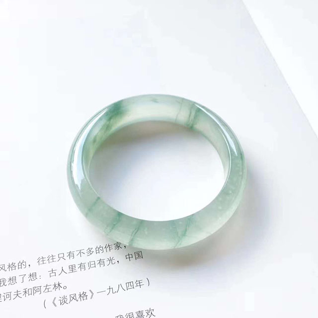 正圈高冰飘花刚味种水翡翠镯