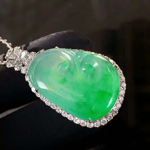 满绿翡翠如意吊坠