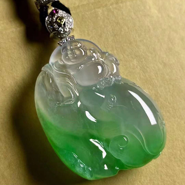 冰种绿翡翠欢喜佛