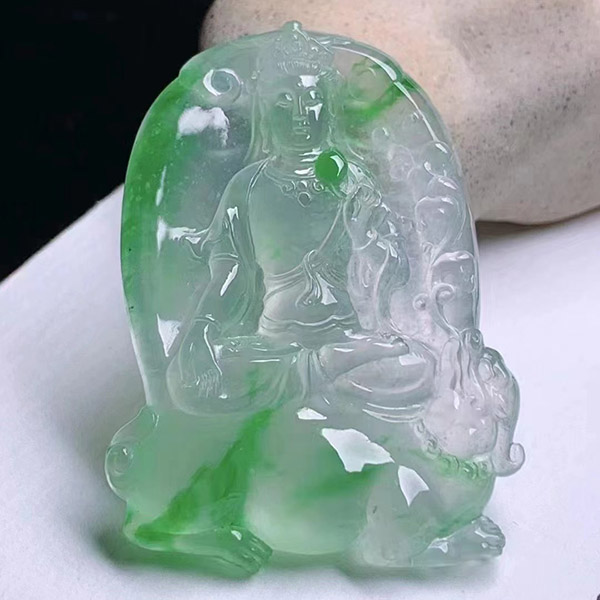 高冰飘绿文殊观音翡翠吊坠，雕刻大师加龙作品