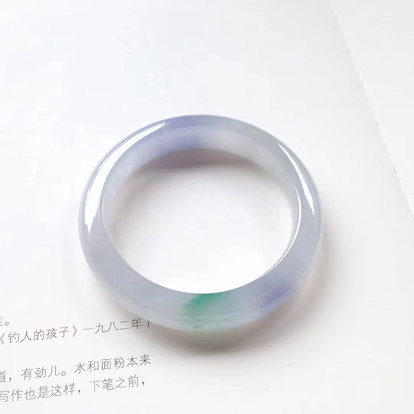 54圈口正圈冰春彩种水翡翠手镯，唯美浪漫的风格，颜色很美，水水润润