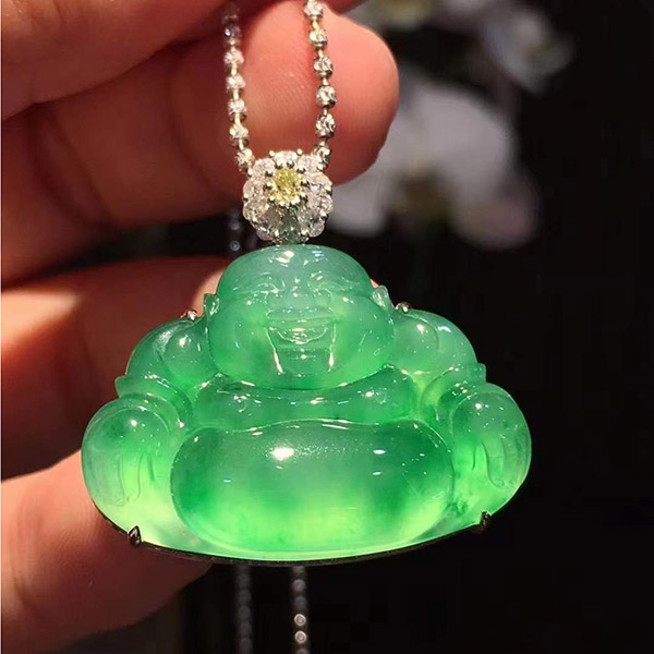 木纳阳绿简镶佛公翡翠吊坠，甜甜的阳绿，荧光感很强，高品质推荐