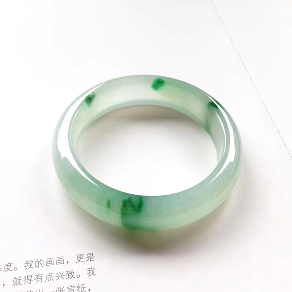 58圈口正圈芙蓉绿色花种水翡翠手镯