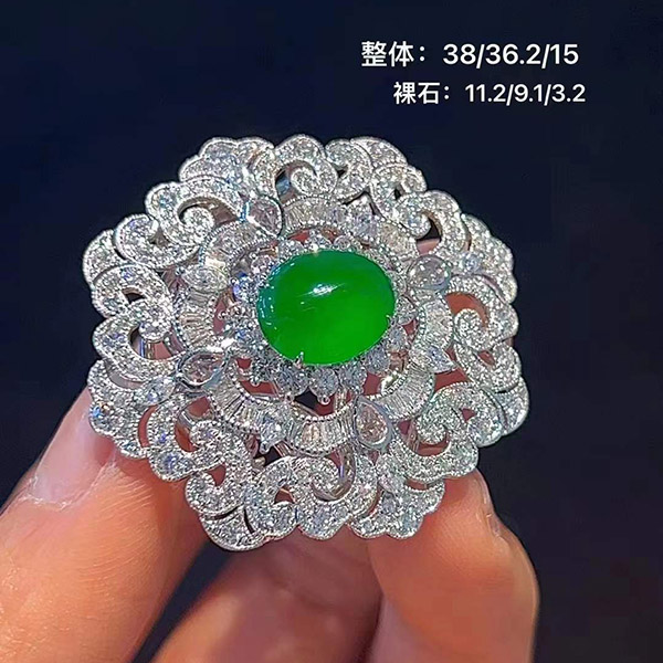 新款设计翡翠镶钻领夹，中古风味，奢华感满满