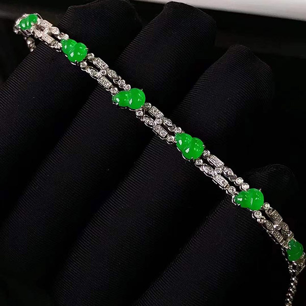 18k金镶满绿翡翠葫芦手链，颜色翠艳起胶，种质均匀