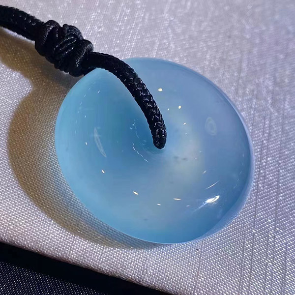 翡翠蓝水平安扣，肥嘟嘟品质佳，种水好，起光品质，温温润润，有灵气，经典