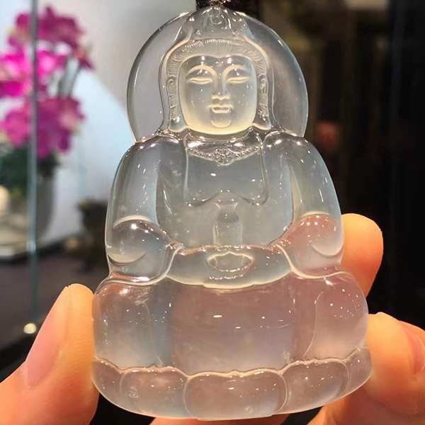 玻璃种大观音翡翠吊坠，刚味十足，纯净度可